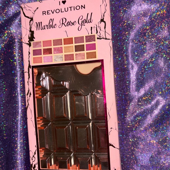 Revolution Eyeshadow Palette - Picture 2 of 9